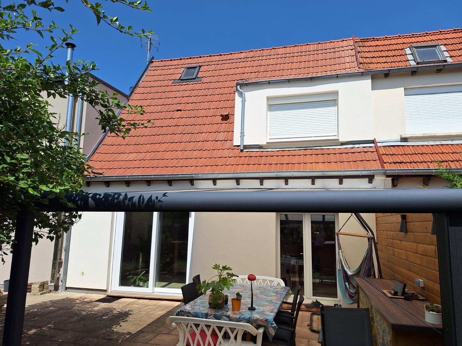 Abergement zinc autour d'un Velux sur maison lorraine à Metz